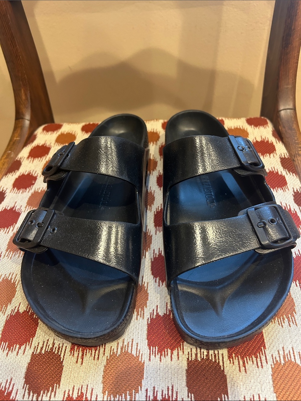 Birkenstocks Men's Black Two-Strap Slide Plastic Sandals Sz 9
